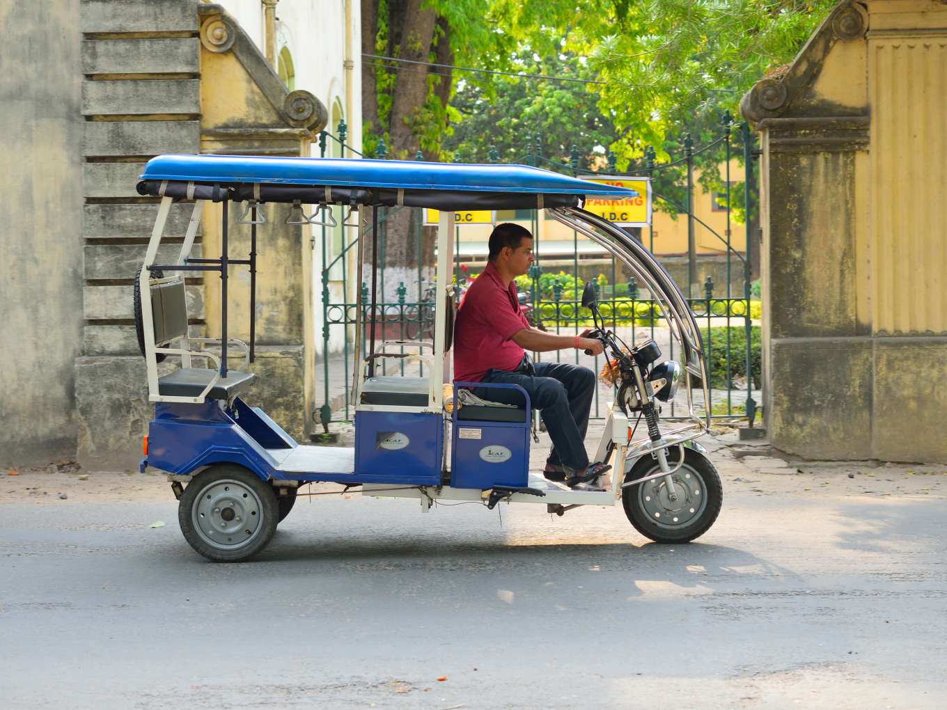 feature-electric-vehicle-rickshaw.jpeg